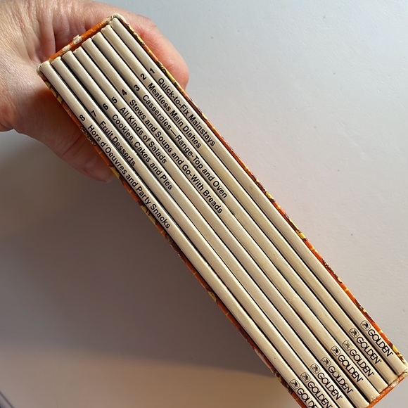 🎁NOT ELIGIBLE FOR BUNDLE DEAL/Vintage Betty Crocker’s Picture Cookbooks 1982 - Picture 3 of 16